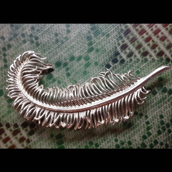 CORO FEATHER BROOCH Silvertone c1940-50 - Picture 3 of 5